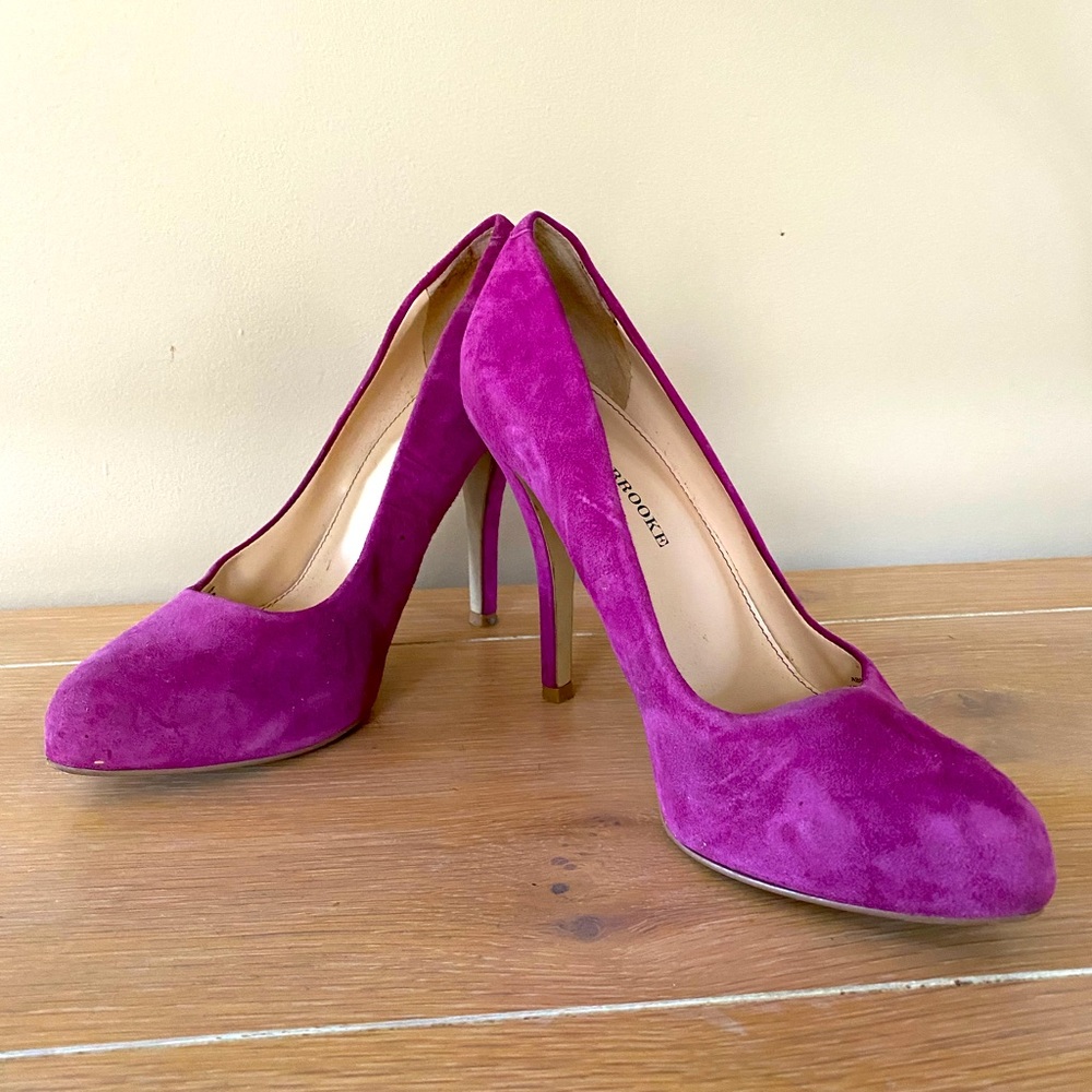 Magenta suede High heel pump